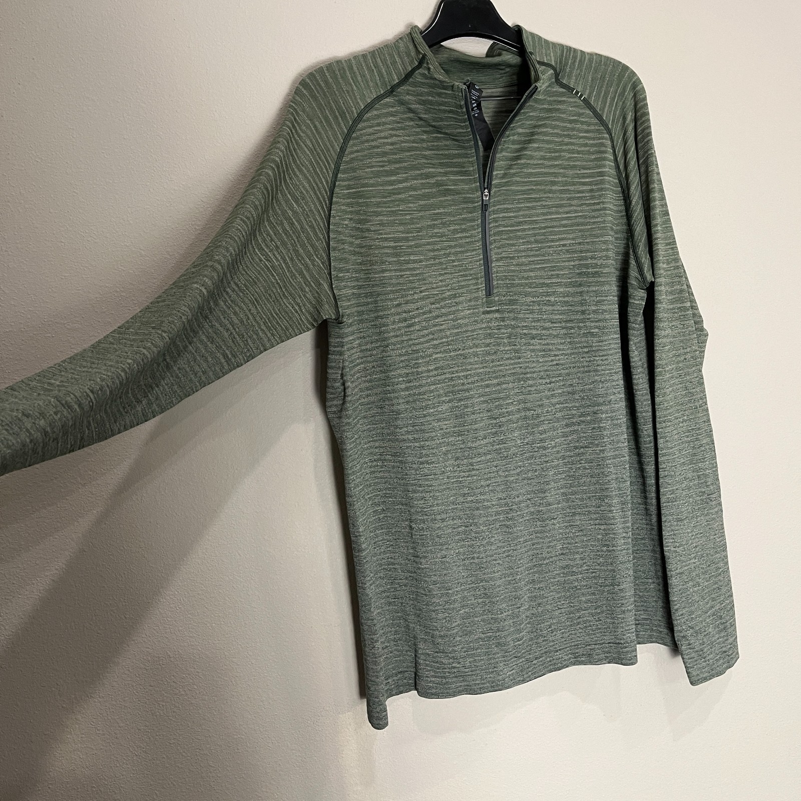 Lululemon green wave fade Pullover Jacket Metal Vent Tech 1/2 Zip Mens Large EUC gallery