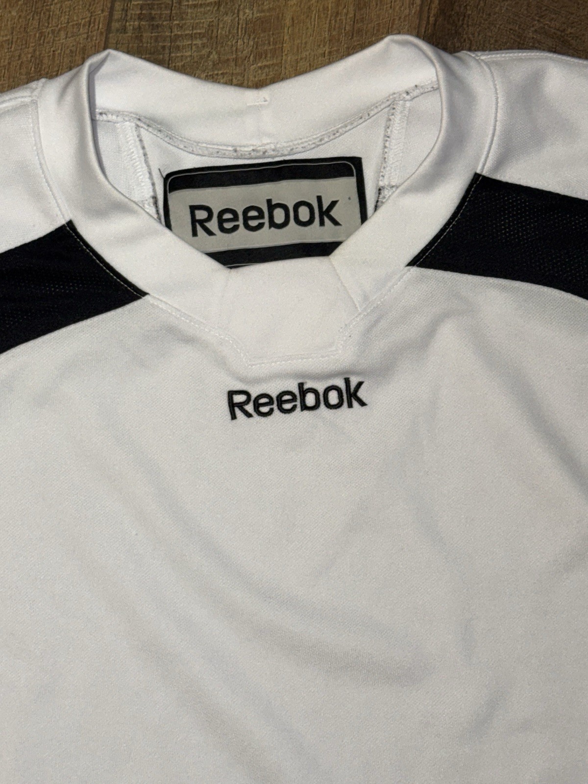 Reebok Men's White Black Colorblock Long Sleeve Crew Neck Logo T-Shirt gallery