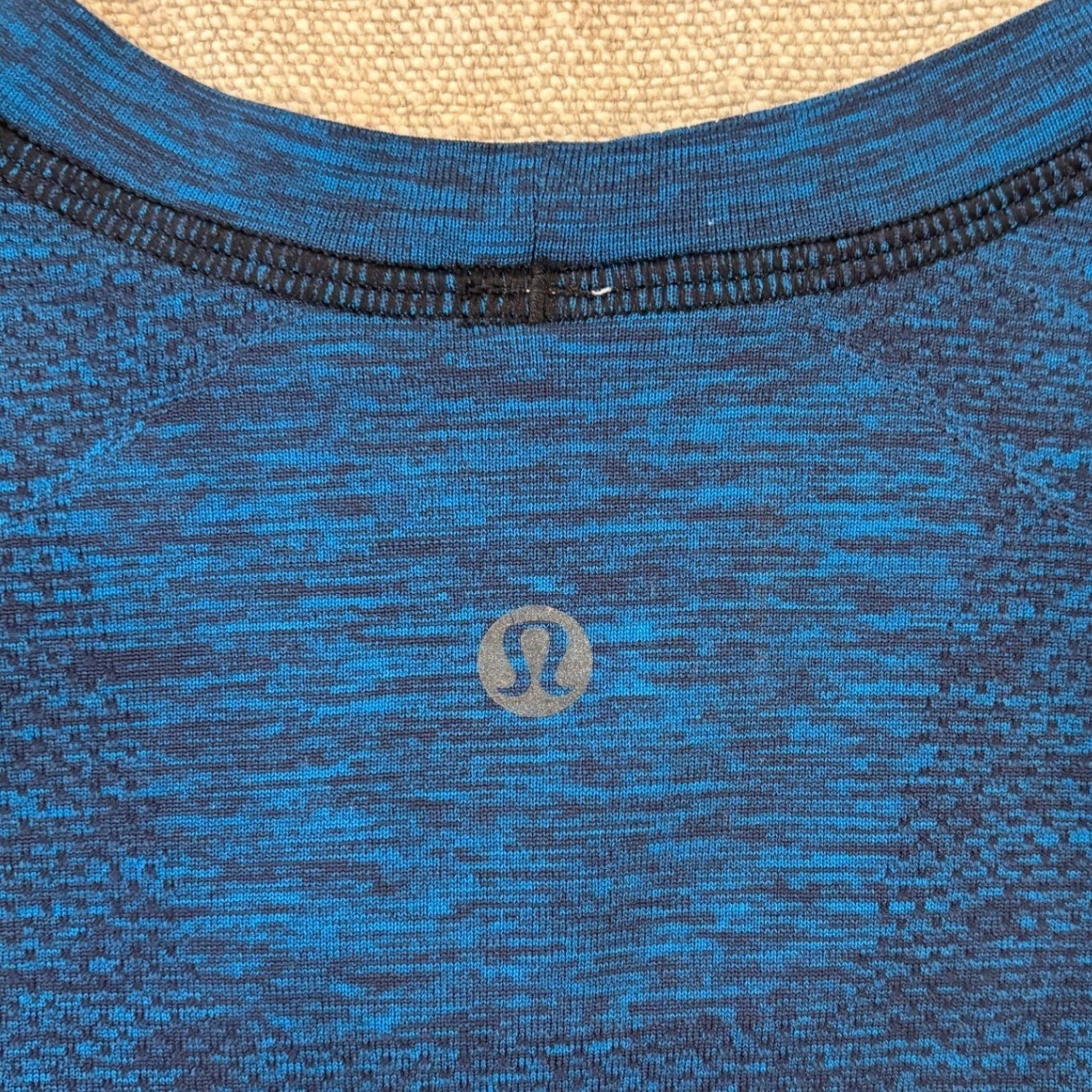Lululemon Men's Metal Vent Tech Blue Black Heathered Short Sleeve Shirt Size M gallery