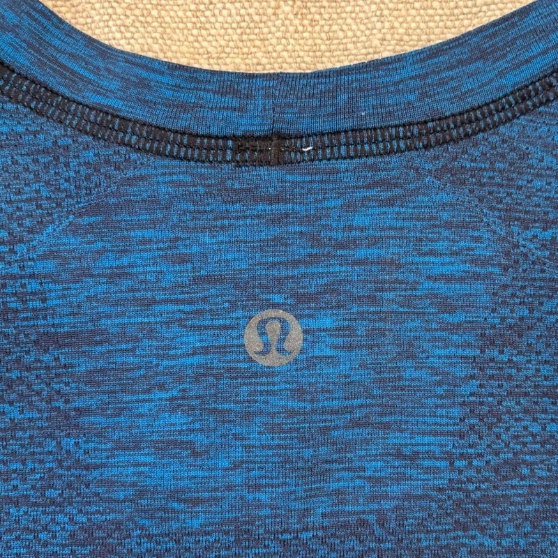 Lululemon Men's Metal Vent Tech Blue Black Heathered Short Sleeve Shirt Size M gallery