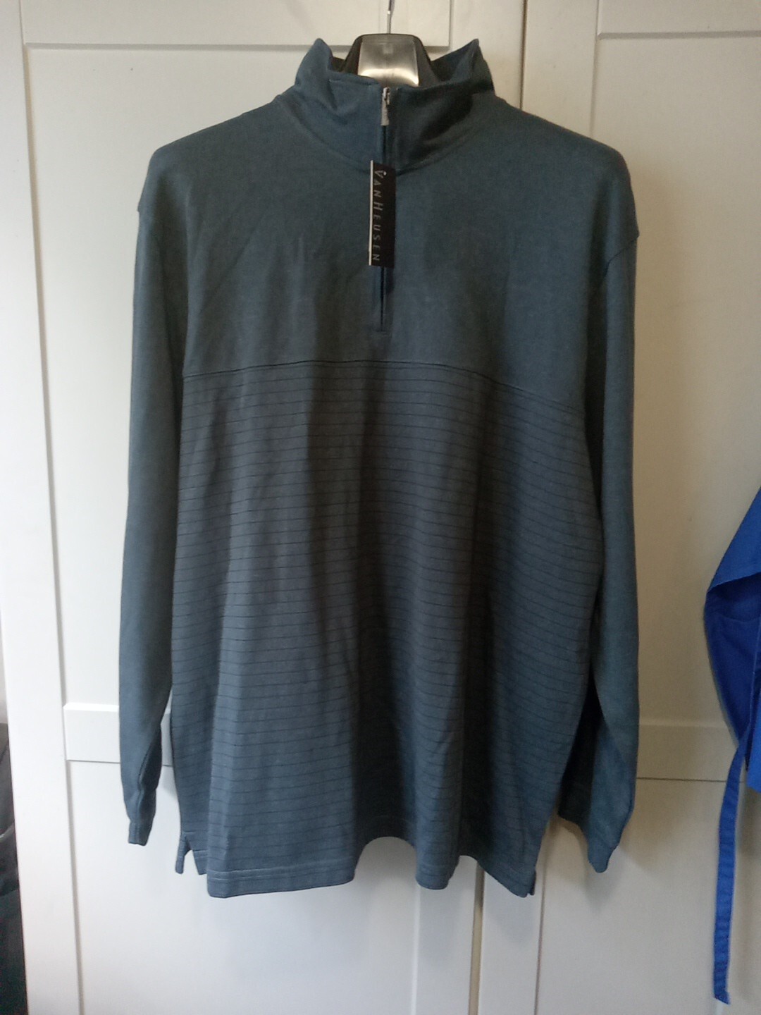 VAN HEUSEN Men's Size 2 XL Pullover Long Sleeved Grey Shirt. New With Tags gallery