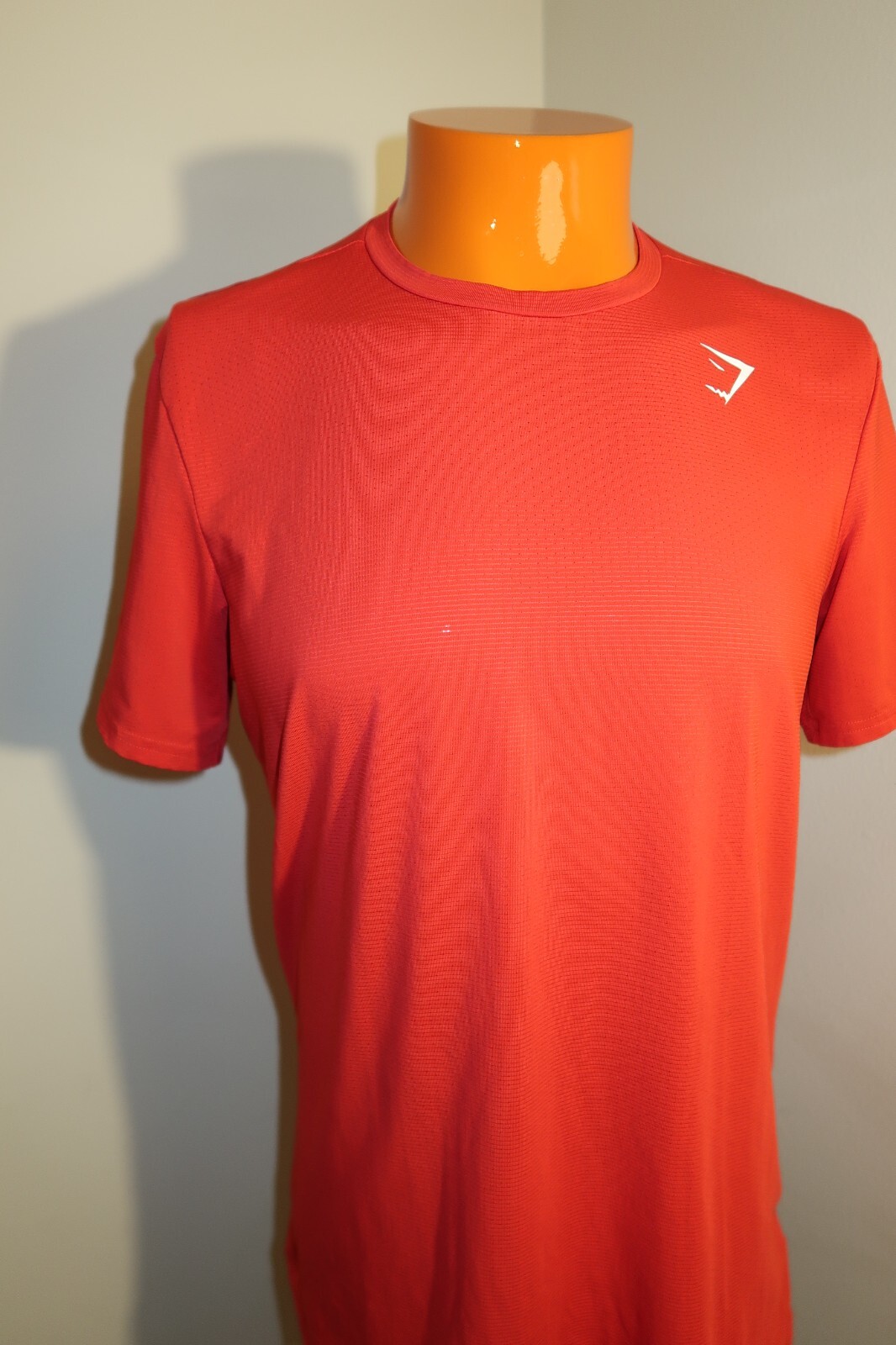C1 Gymshark Men’s Performance Activewear T-shirt Red Size Medium SS EUC gallery