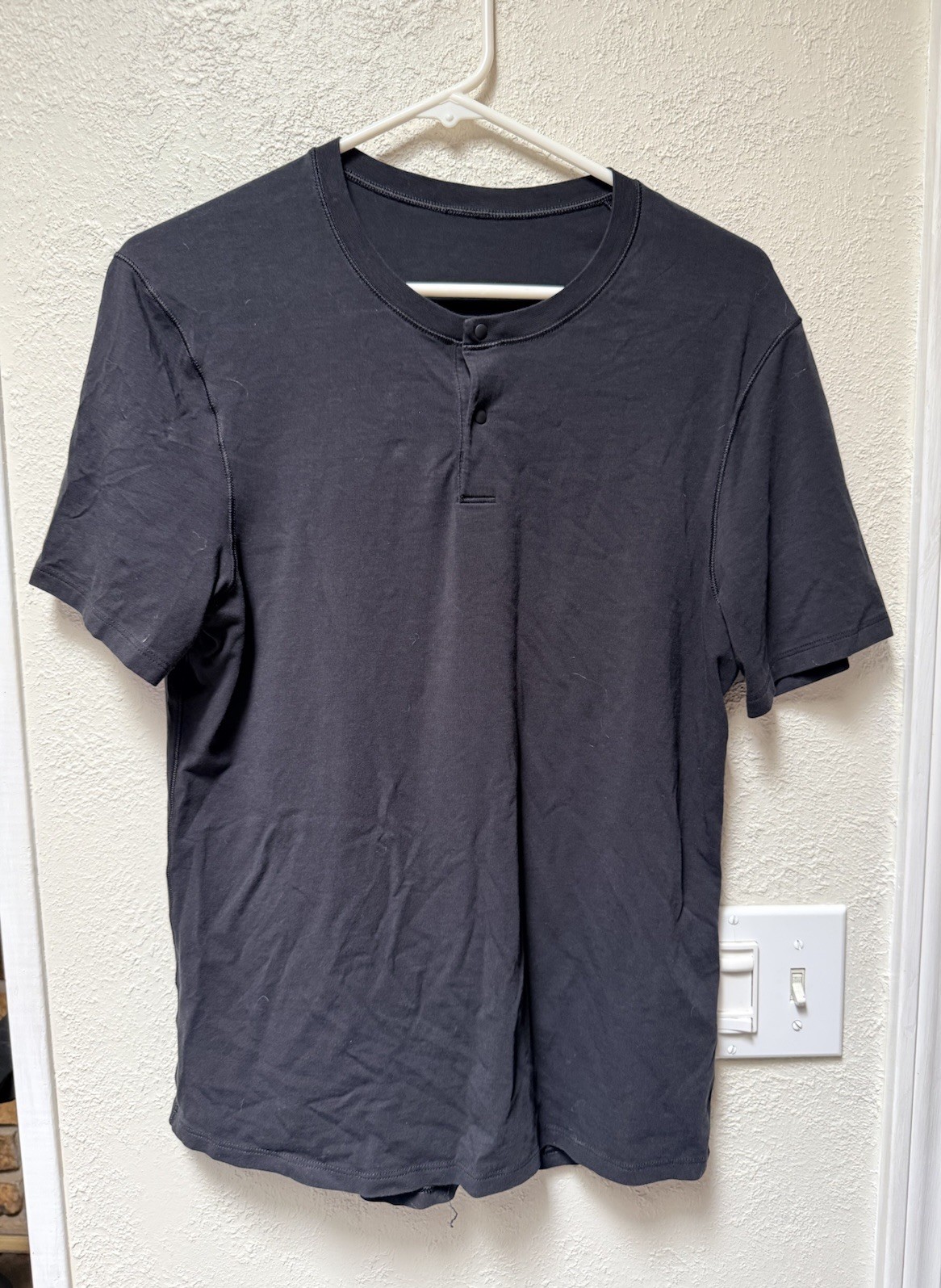 Lululemon Men's Size Small Black Short Sleeve Henley T-shirt Shirt Athletic gallery