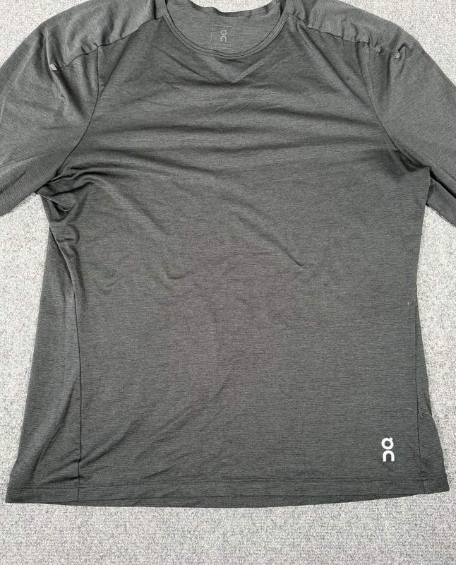 On Cloud Running Performance Long Sleeve Shirt Men’s Medium Gray Athletic Top gallery