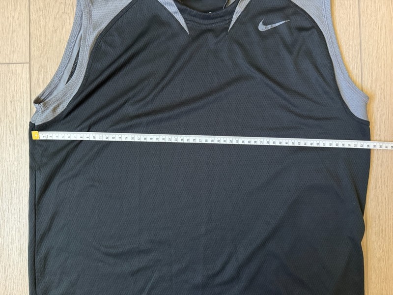 Nike Men's Basketball Jersey Vintage Athletic Sleeveless (Large, Black) gallery