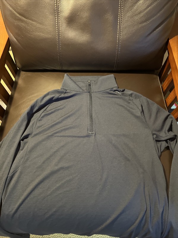 Lululemon Men’s License To Train Half Zip Size Medium True Navy NWT gallery