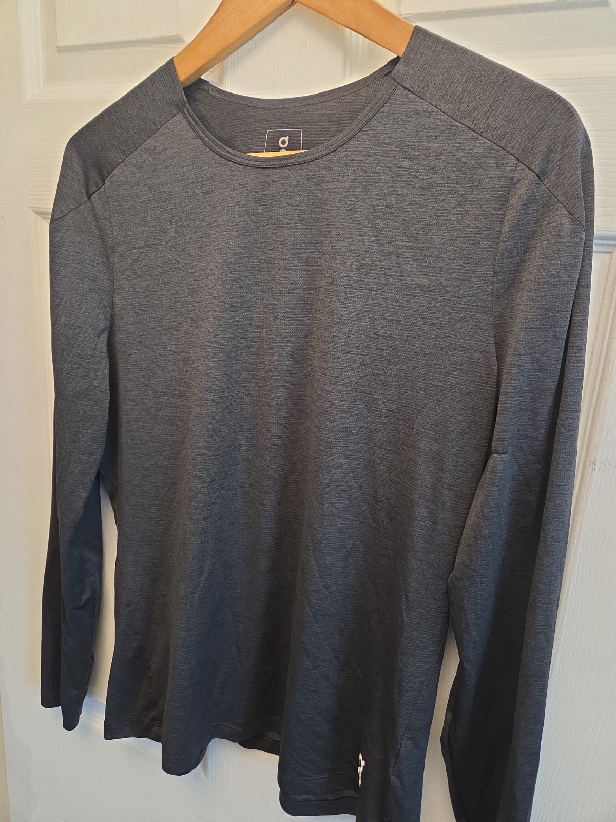 On Cloud Men's Black Long Sleeve Shirt Running Lightweight Size Medium gallery