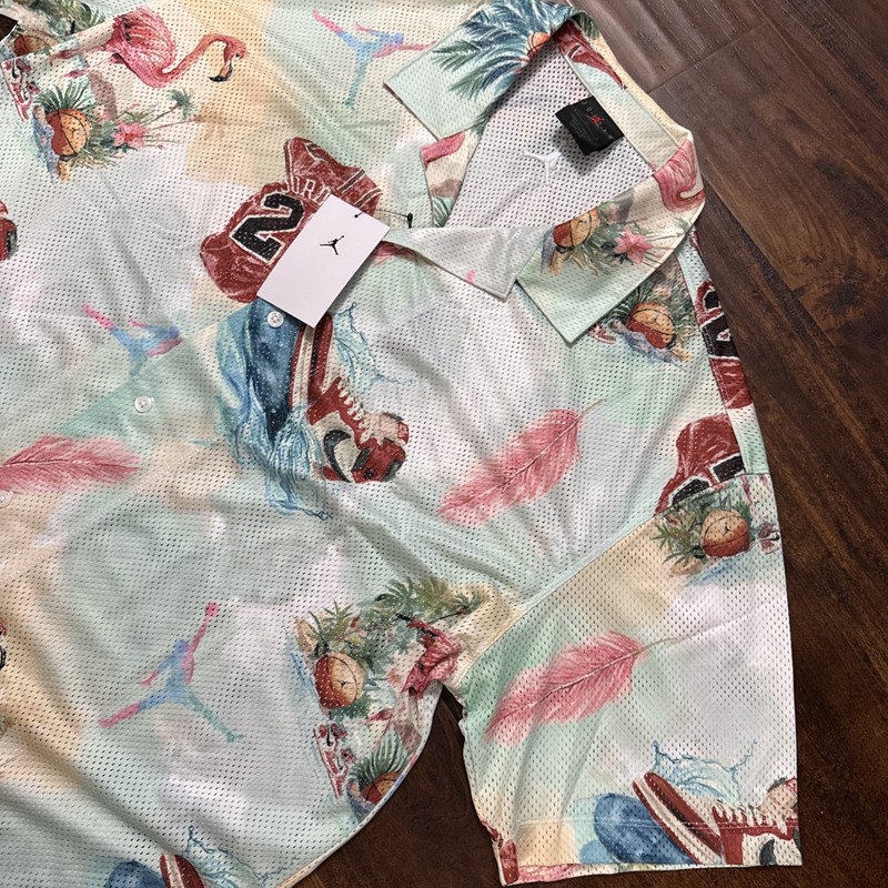 NWT Jordan Nike Top Shirt Button Front Essentials Tropical Print Men's L. E1 gallery