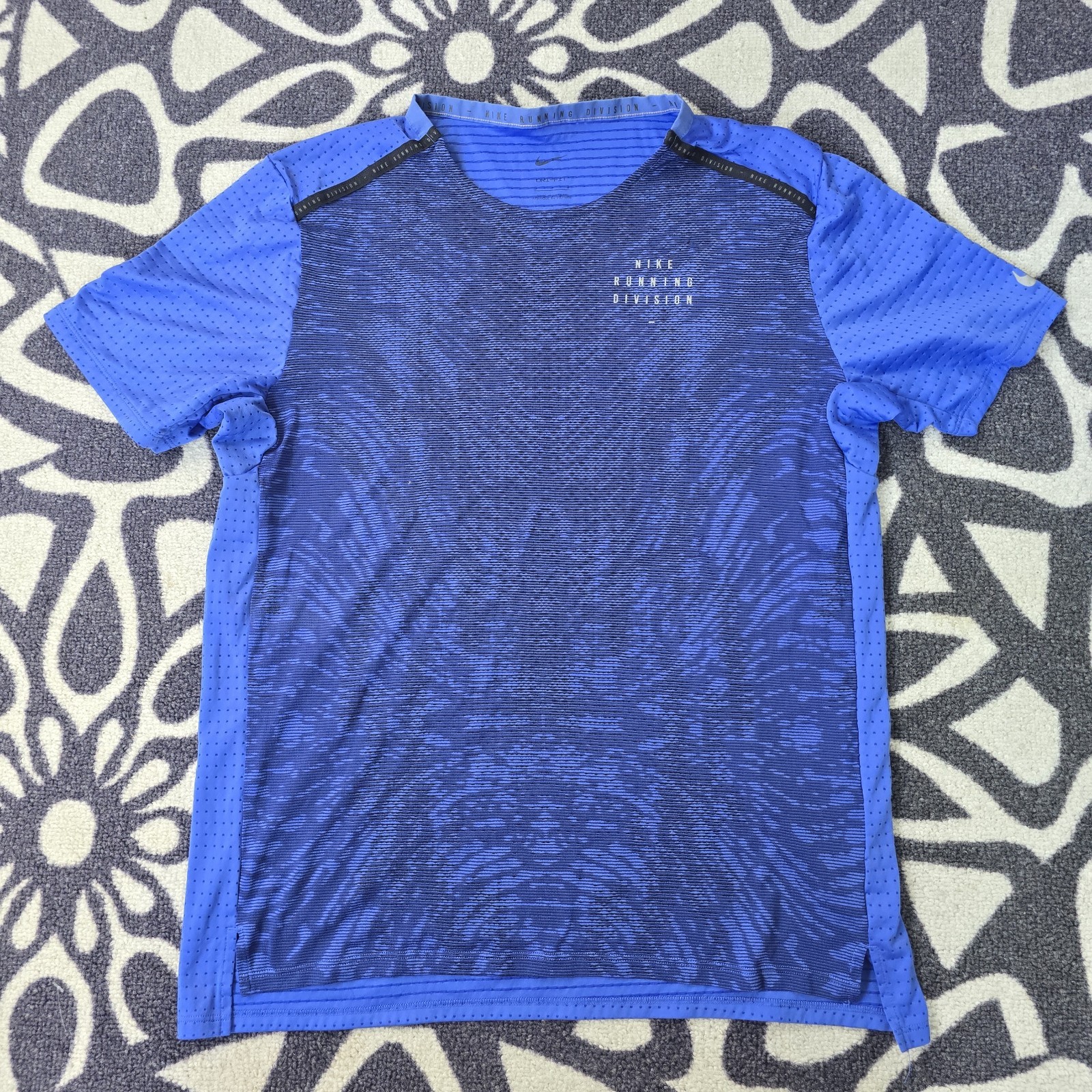 Nike Run Division Sz Medium Rise 365 Dri-Fit Shirt Blue 3M DM4769-432 Men gallery