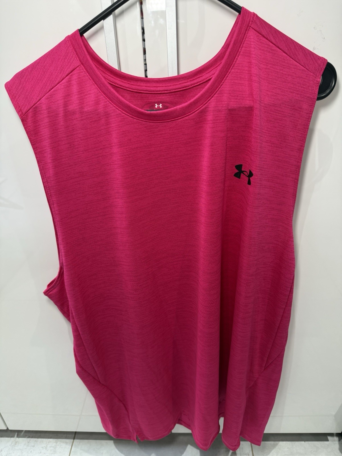 Under Armour Men XL Fuchsia Tech Vent Sleeveless Tank Top Shirt 1384290-681 gallery