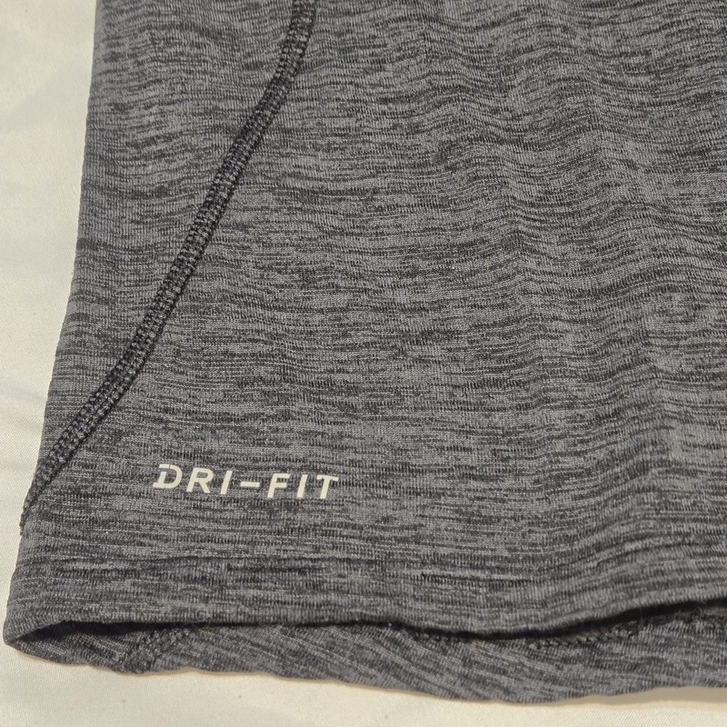 Nike Running Therma Sphere Element Waffle Gray 1/4 Zip Pullover Size Medium gallery