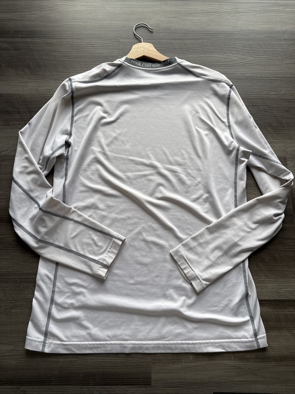 NIKE MEN'S LARGE WHITE PRO COMBAT HYPERWARM FITTED PULLOVER gallery
