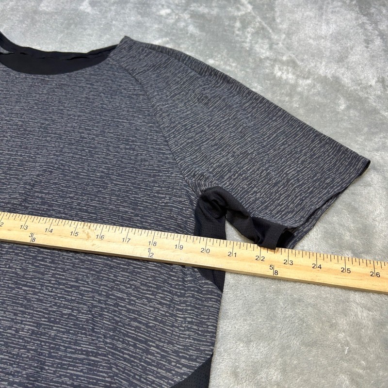 Lululemon x Barrys Shirt Mens Medium Gray Stronger As One Crew Neck Athletic gallery