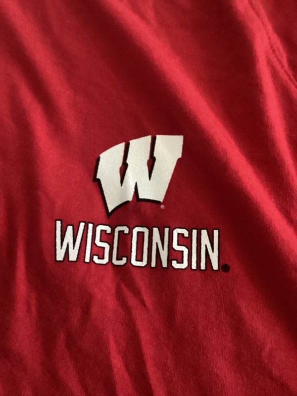 UNDER ARMOUR loose All Day Lightweight Wisconsin Collegiate ¼ Zip 5120770 $65 gallery