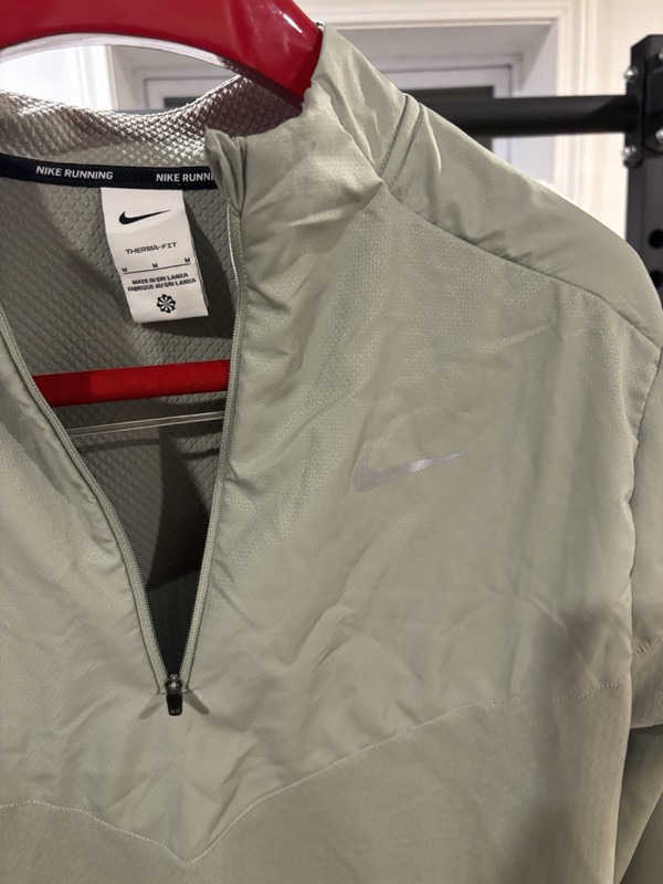 Medium Nike Sphere Element Medium M Therma-FIT Water-Repellent 1/2-Zip Running gallery