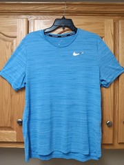 Nike Dri-FIT Men’s Blue Moisture Wicking Short Sleeve Crew Neck Shirt L