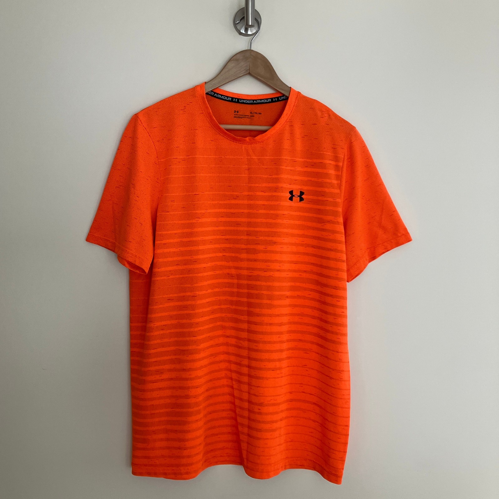 Under Armour T-Shirt Men’s XL Heathered Orange Fitted Short Sleeve gallery