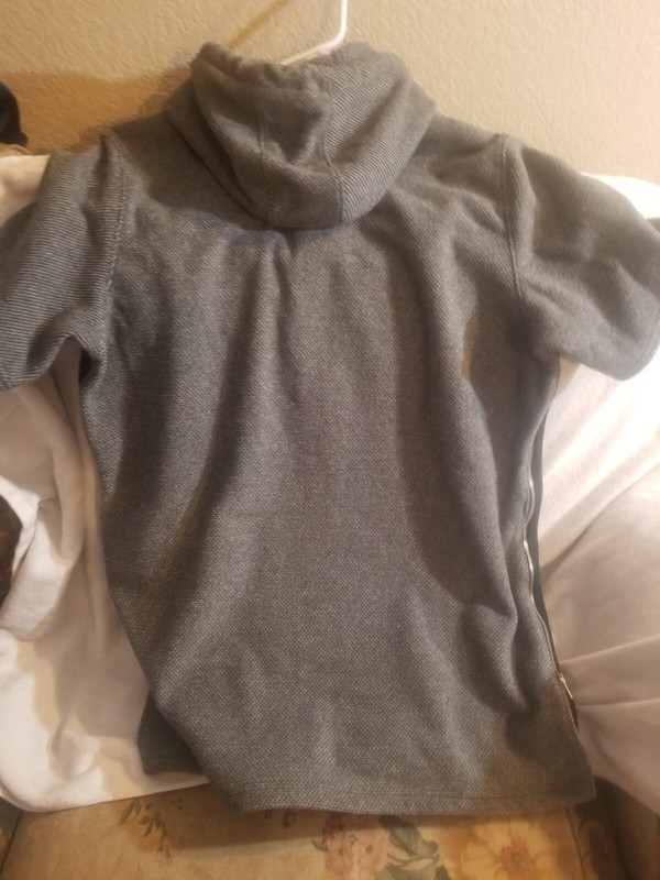 UNDER ARMOUR PERFORMANCE HOODIE - MEDIUM - SHORT SLEEVE - CURRY gallery