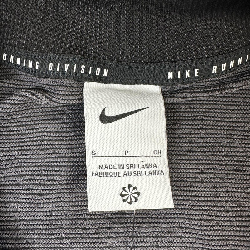 Nike Running Division Pullover Mens Small Half Zip Repel Reflective FZ1121-010 gallery