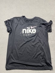 Nike Shirt Mens Large Black Dri-FIT Wild Clash Training Tee Graphic Print Logo