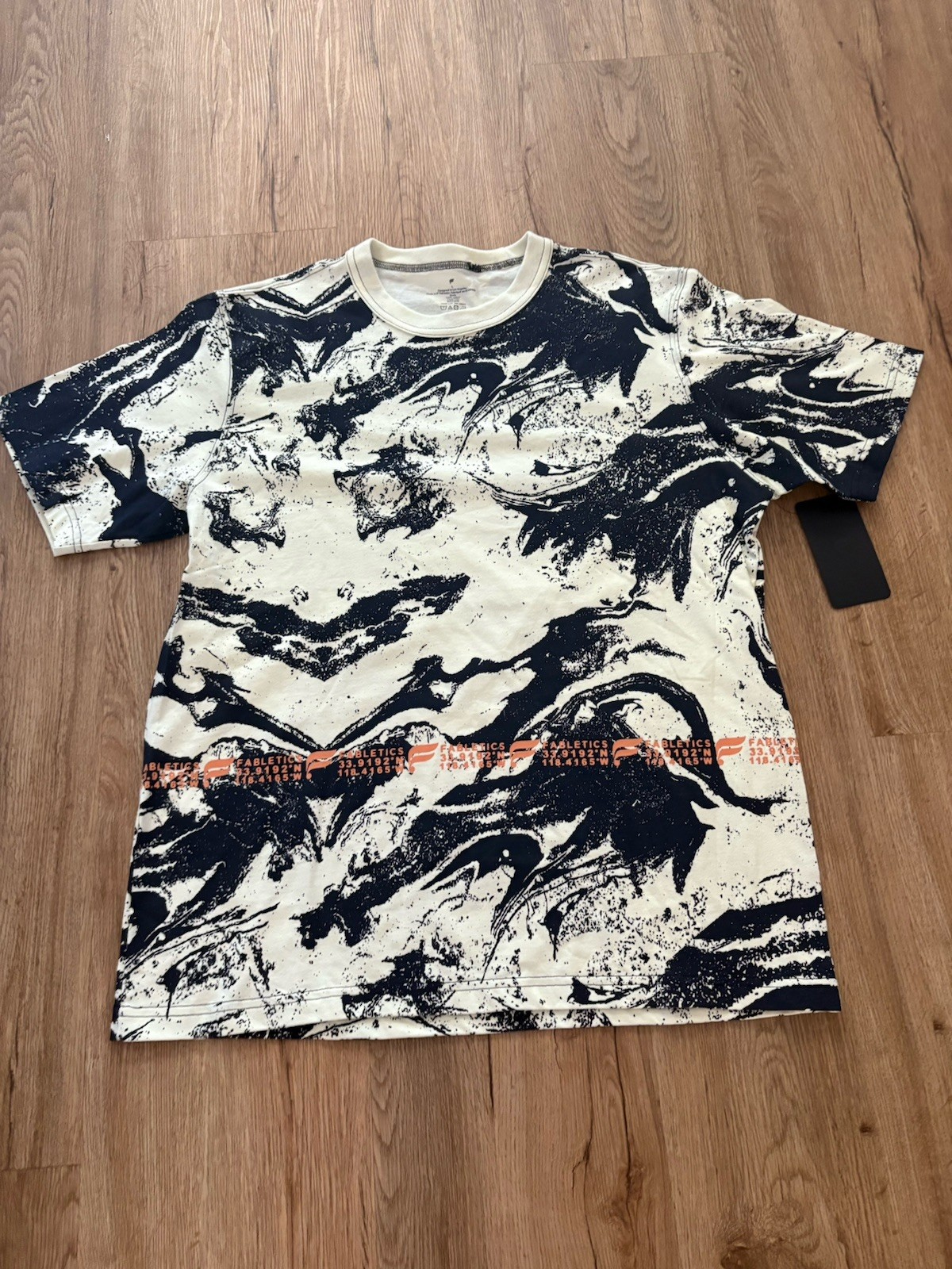 Fabletics The R&R Tee Luminous Sport Grit Cream/Navy Large Oversized gallery