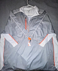 Men’s Antigua Gray Short Sleeve 1/4 Zip Windbreaker – Desert Dry Xtra Lite