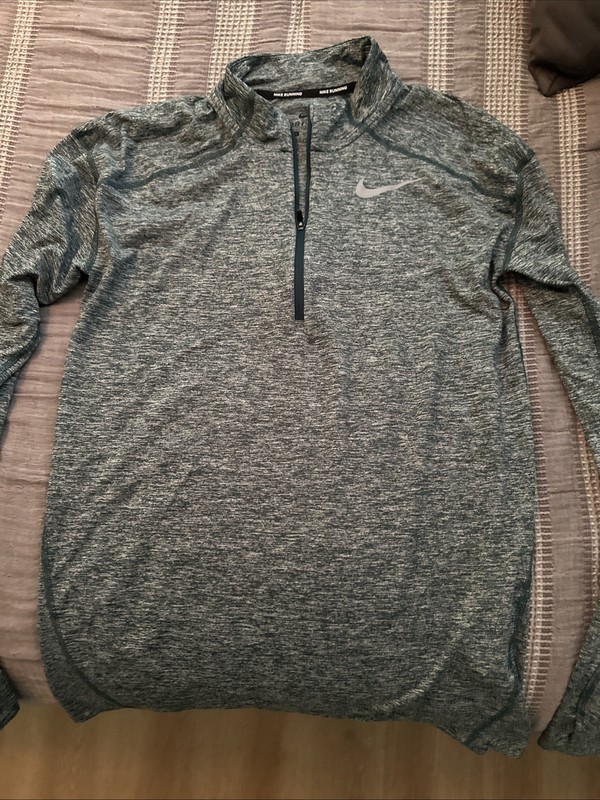 Men’s Nike Pullovers gallery