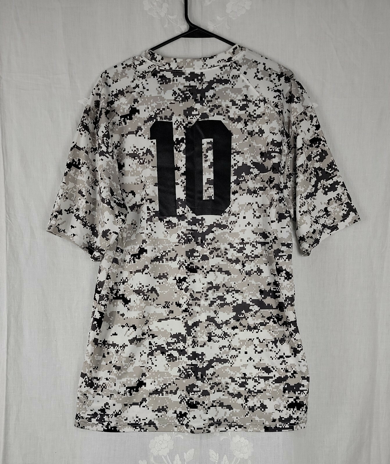 BADGER SPORTS WHITE BLACK SHIRT CAMO PIZZA KINGS EST. 1978 MENS SIZE XL...D5 gallery