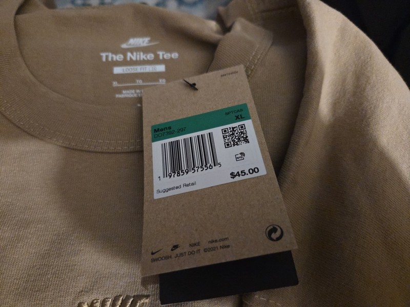 NWT - NIKE Sportswear Premium Essentials Tee - PARACHUTE BEIGE (LOOSE FIT) - XL gallery